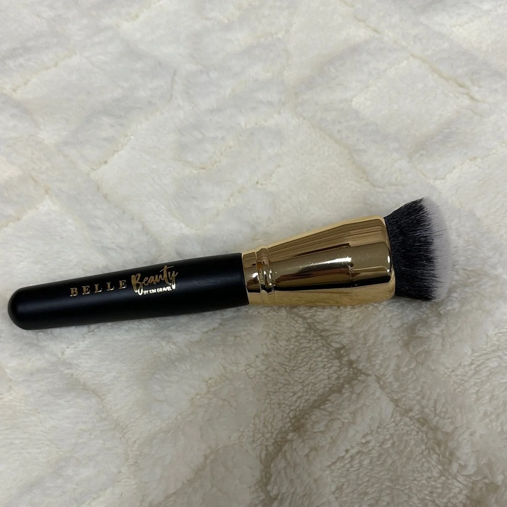 Belle by Kim Gravel Black Handle & Gold Ferrule Kabuki Brush - Picture 1 of 4